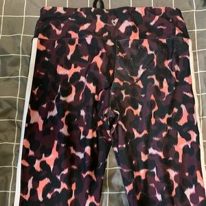 Betsy Johnson leggings pink leopard print